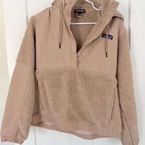 Patagonia Beige Fleece Jacket